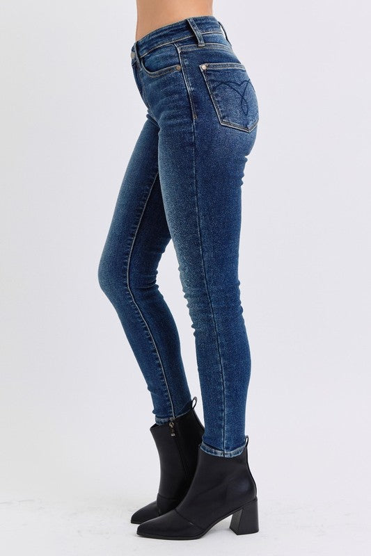 Judy Blue Full Size Mid-Rise Waist Skinny Jeans with Pockets